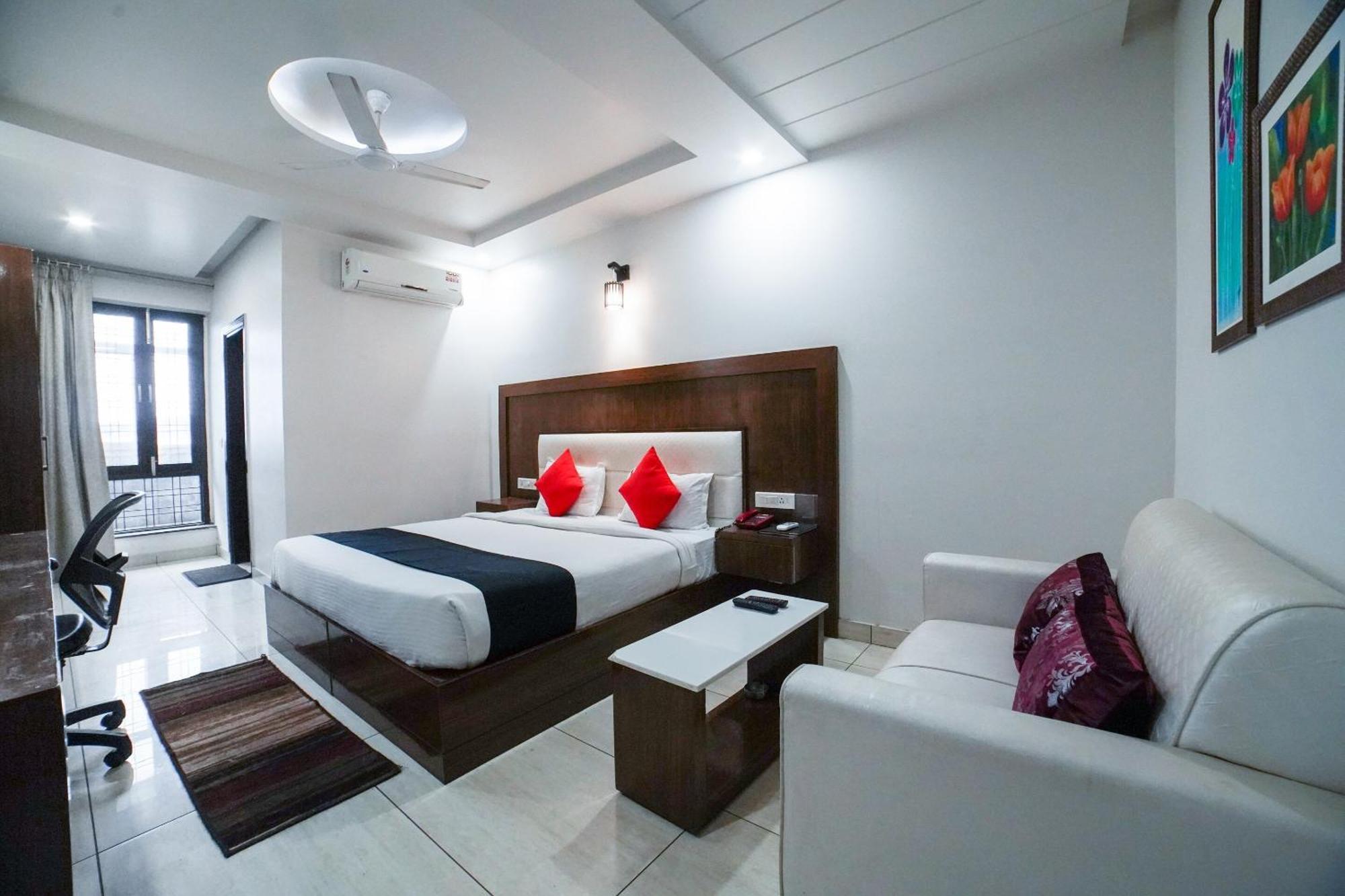 Collection O Prem Ratna Hotel Dehradun Exterior photo