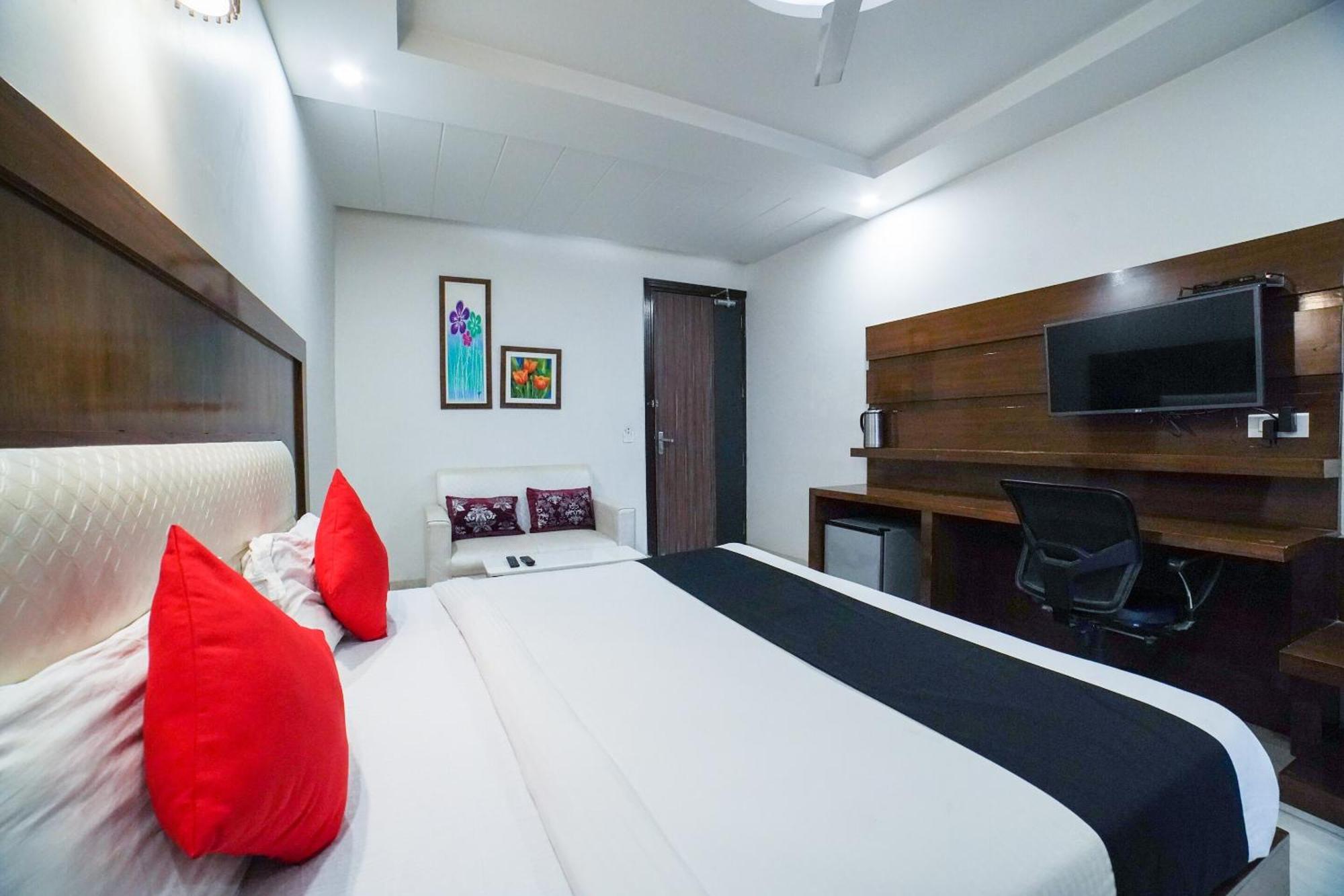 Collection O Prem Ratna Hotel Dehradun Exterior photo
