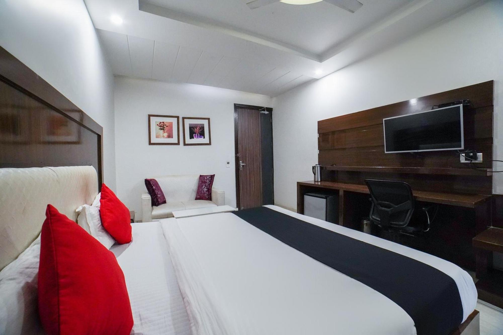 Collection O Prem Ratna Hotel Dehradun Exterior photo